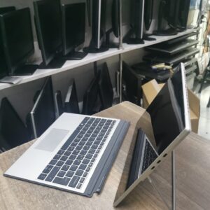 Hp X2 g4 8th generation coi5 8gb Ram 256gb touchscreen